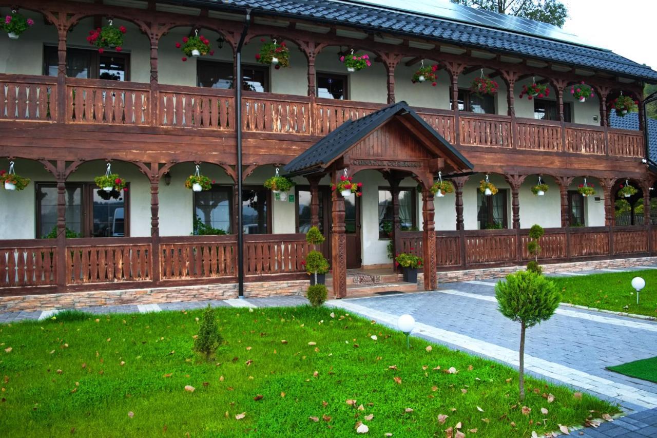 Conacul Cosaului Hotel Feresti Exterior foto